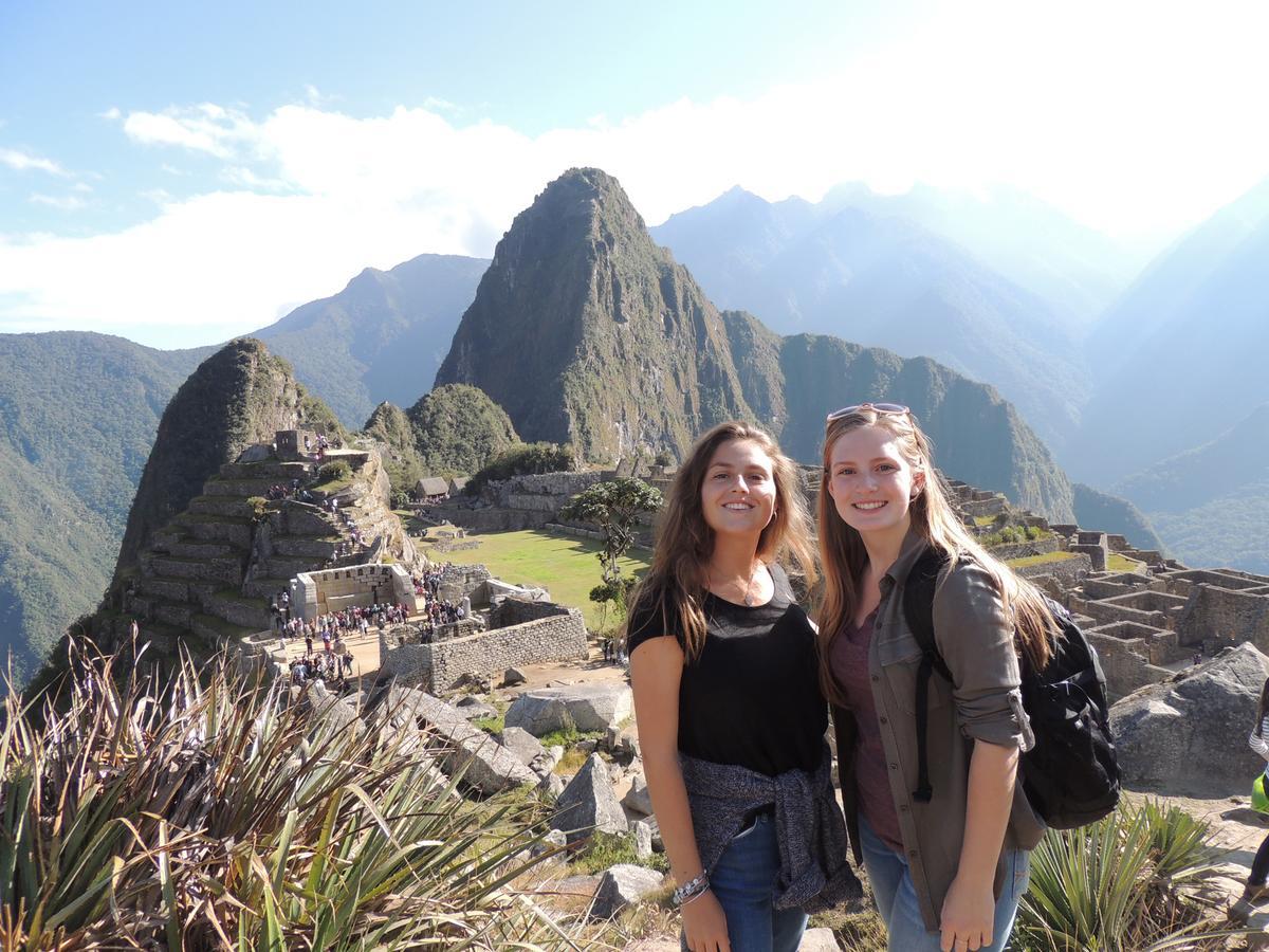 Jordana B in Peru